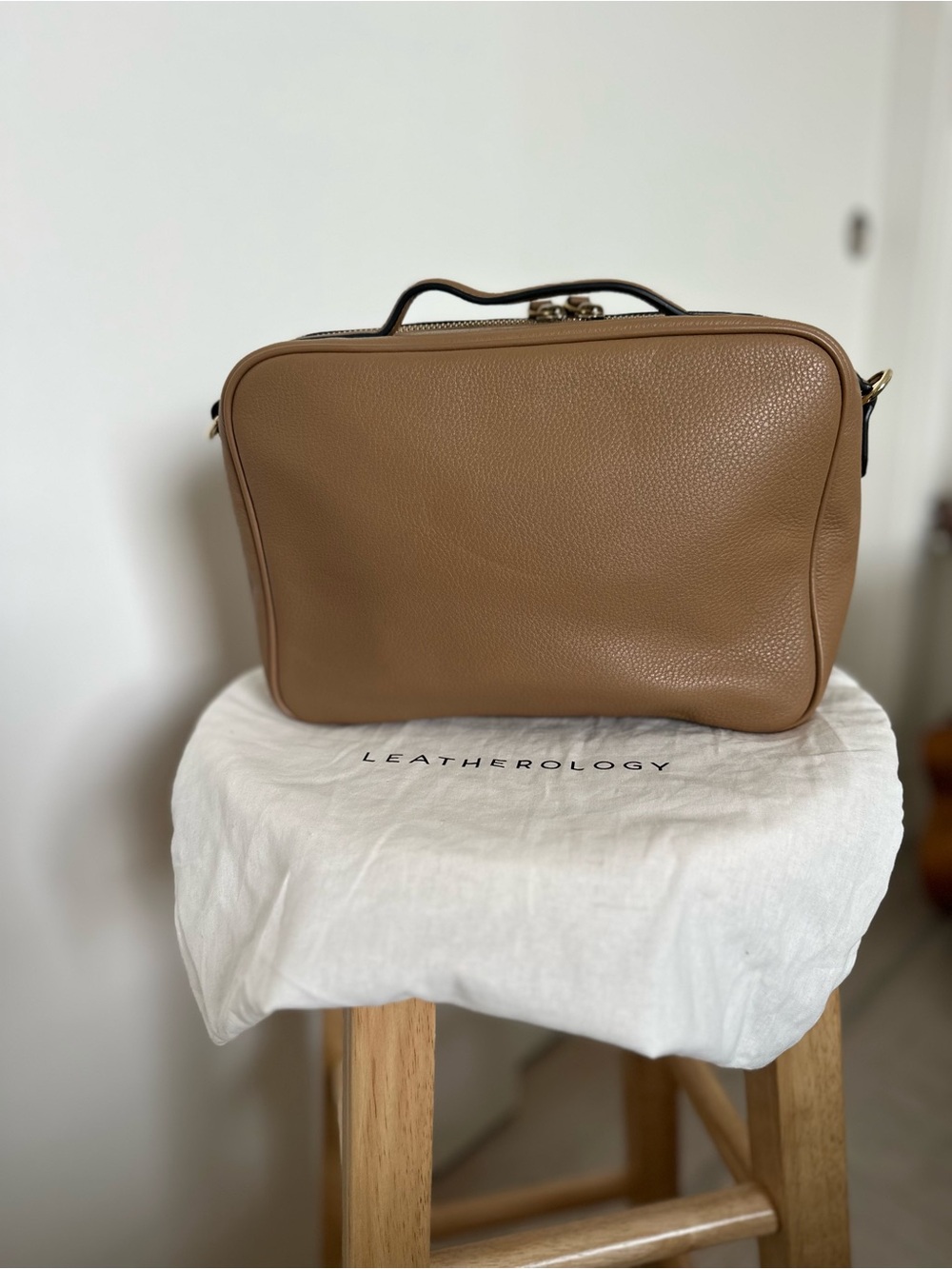 Leatherology Meadow Large Satchel Bag in Camel with additional strap included! - Picture 5 of 16